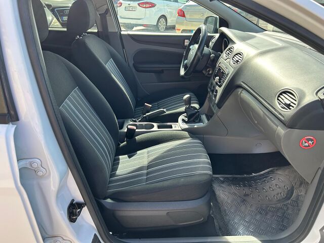 FORD FOCUS TREND 1.6 TDCI ESTATE SPANISH LHD IN SPAIN 171000 MILES SUPERB 2011
